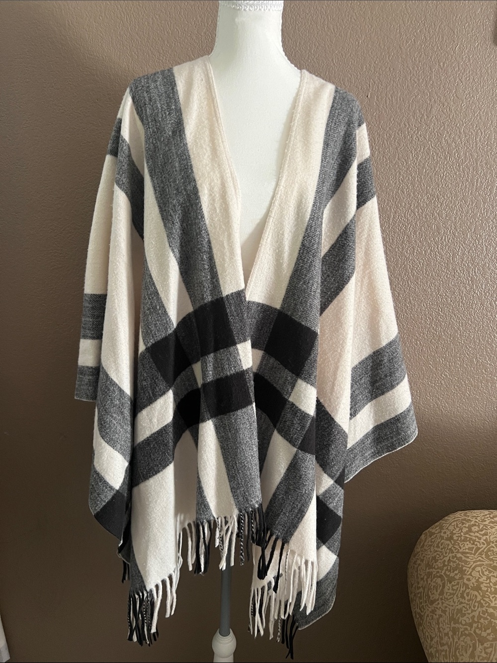 Cream & Gray Plaid Fringe Wrap Poncho - Unbranded